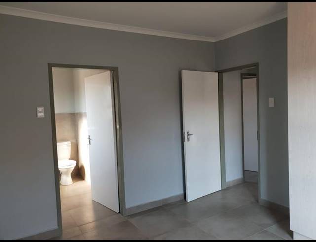 3 BEDROOM HOUSE FOR SALE IN WATERVAL EAST